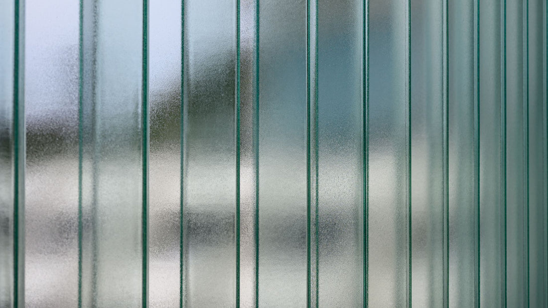 Policarbonato Compacto: Usos y Aplicaciones en Diferentes Industrias